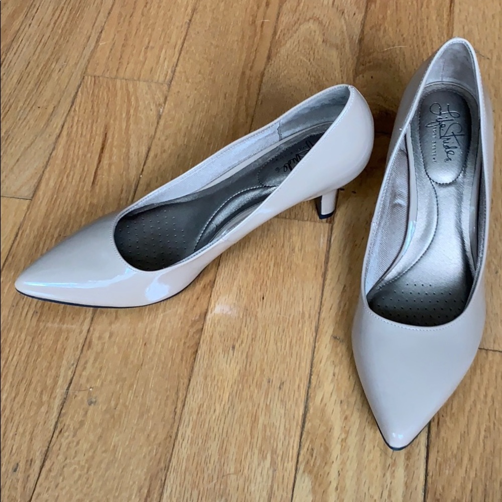 Life Stride Nude Heels